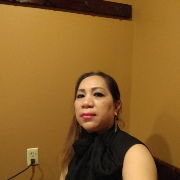 Poshmark profile picture for @quang